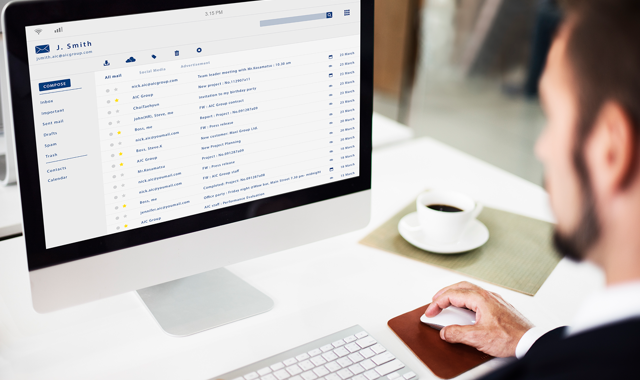 ¿Qué hacer si un trabajador reenvía correos corporativos a su cuenta personal?